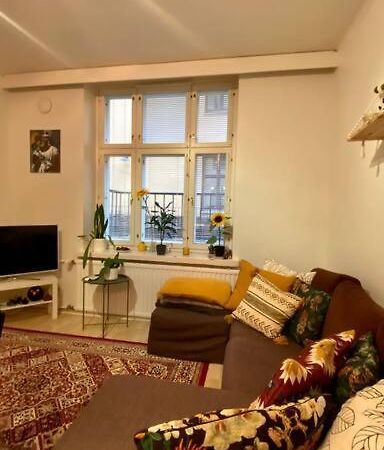 Lovely Apartment In The Centre, Street Level And Inner Yard Helsínquia Exterior foto
